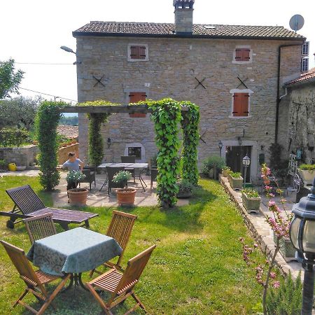 Al Merlo Olivo, Rural Istrian House Buje Exterior foto