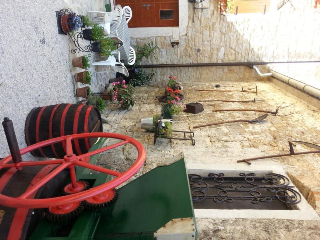 Al Merlo Olivo, Rural Istrian House Buje Exterior foto